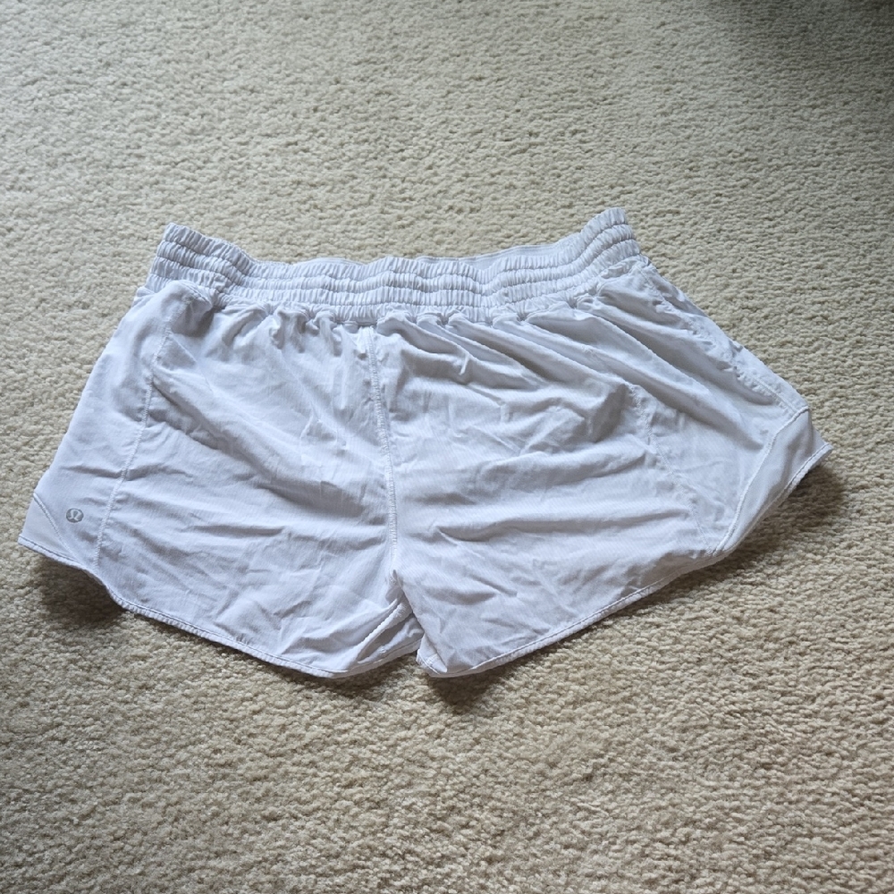 Lululemon Athletica White Athletic Shorts Size 14 Comfortable Fit